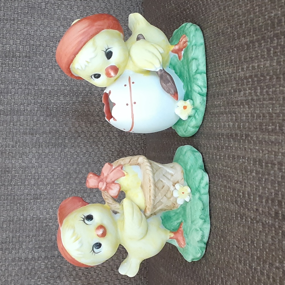 Vintage Lefton Bisque Easter Chicks Figurines